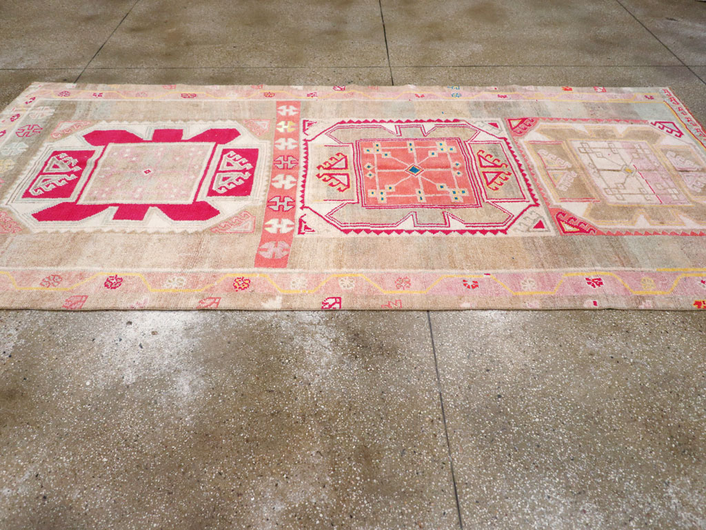 Vintage Turkish Anatolian Wide Gallery Runner, No.30799 - Galerie Shabab