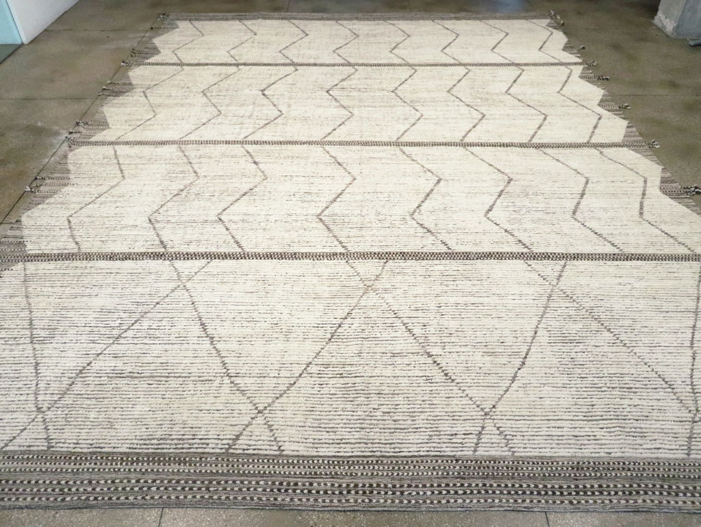 Moroccan Inspired Contemporary Turkish Large Room Size Carpet, No.30801 - Galerie Shabab