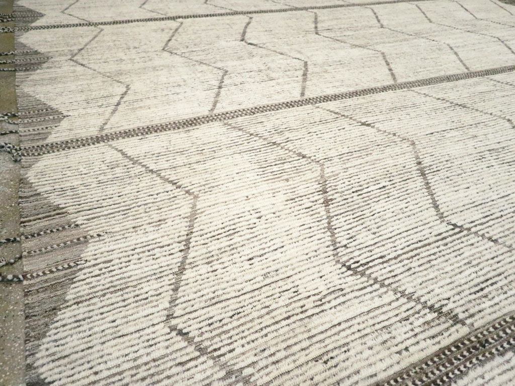 Moroccan Inspired Contemporary Turkish Large Room Size Carpet, No.30801 - Galerie Shabab