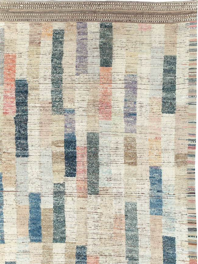 Moroccan Inspired Contemporary Handmade Turkish Large Room Size Carpet, No.30810 - Galerie Shabab