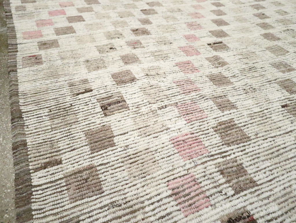 Moroccan Inspired Contemporary Turkish Room Size Carpet, No.30812 - Galerie Shabab