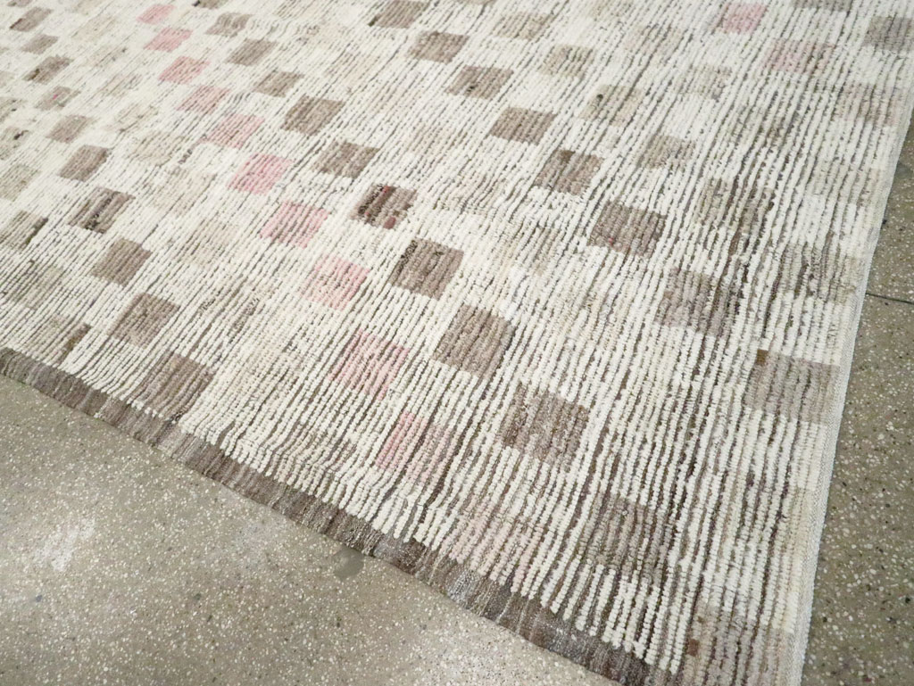 Moroccan Inspired Contemporary Turkish Room Size Carpet, No.30812 - Galerie Shabab