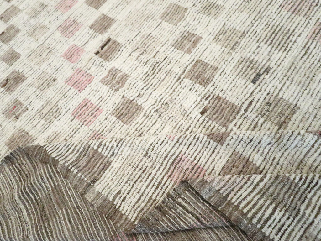 Moroccan Inspired Contemporary Turkish Room Size Carpet, No.30812 - Galerie Shabab