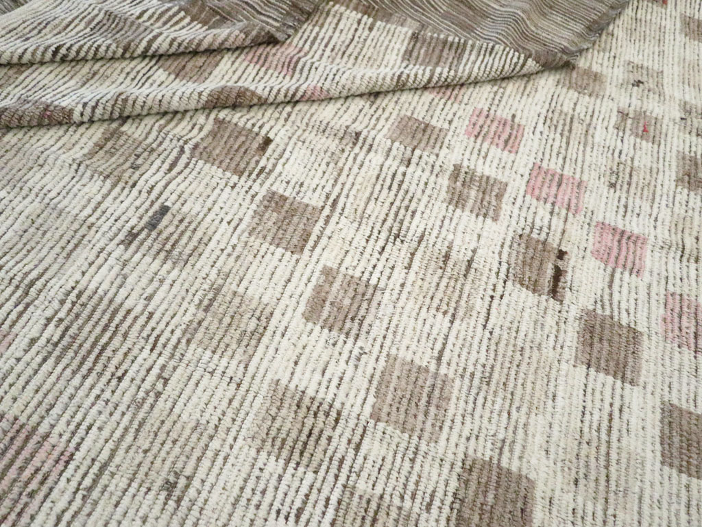 Moroccan Inspired Contemporary Turkish Room Size Carpet, No.30812 - Galerie Shabab