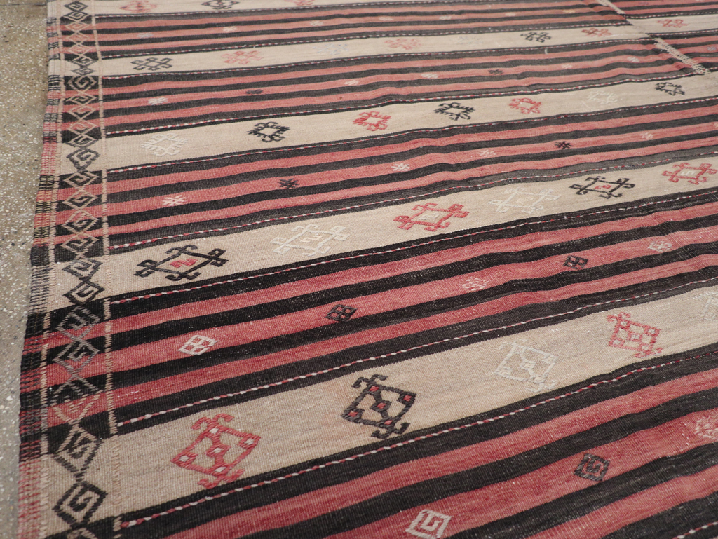 Vintage Turkish Flatweave Kilim Room Size Carpet, No.30819 - Galerie Shabab