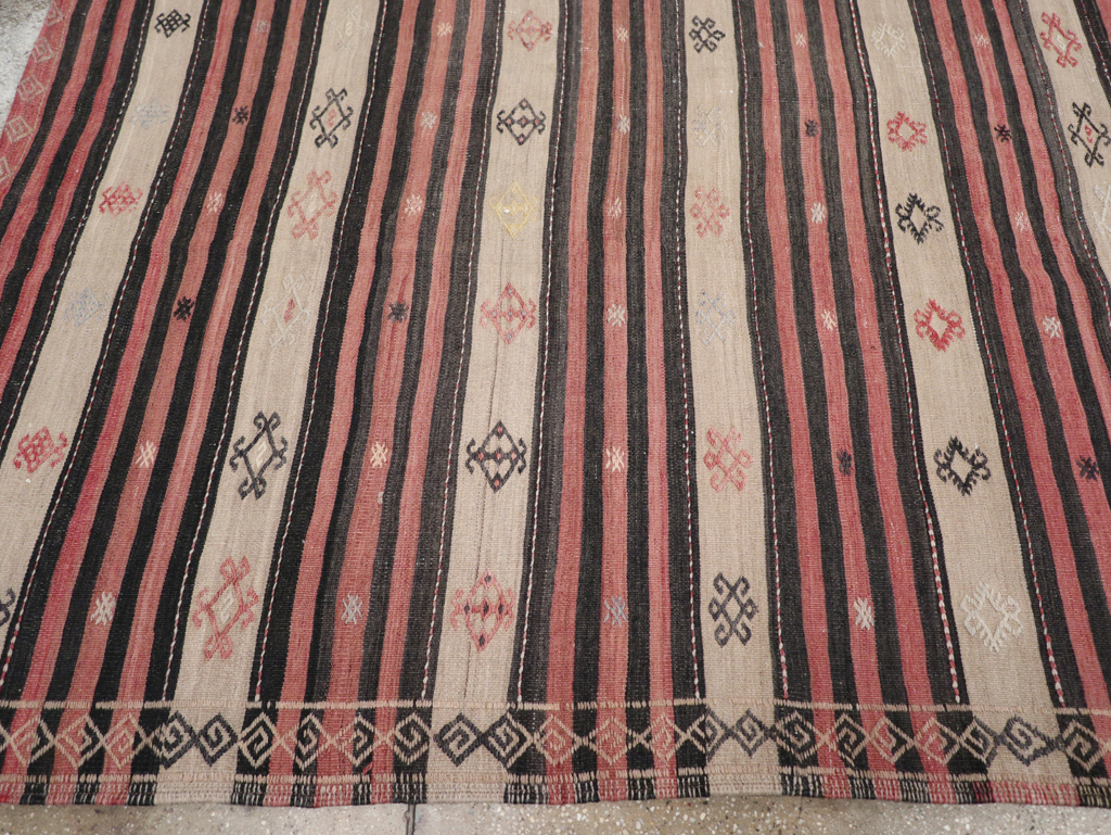 Vintage Turkish Flatweave Kilim Room Size Carpet, No.30819 - Galerie Shabab