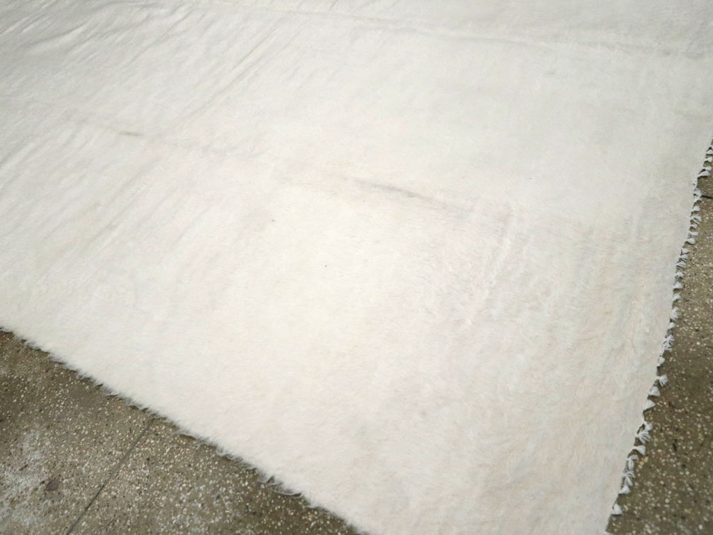 Contemporary Turkish Mohair Room Size Carpet, No.30822 - Galerie Shabab