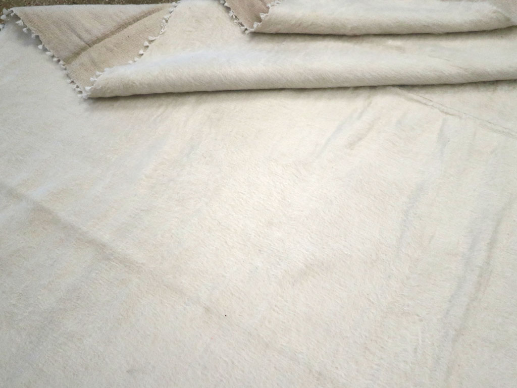 Contemporary Turkish Mohair Room Size Carpet, No.30822 - Galerie Shabab