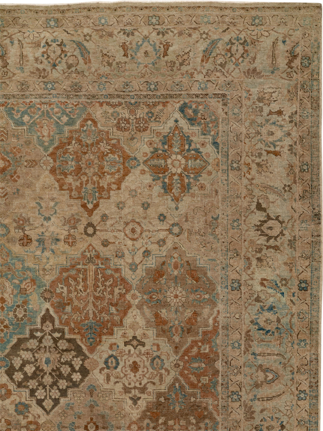 Antique Persian Tabriz Room Size Carpet, No.30840 - Galerie Shabab