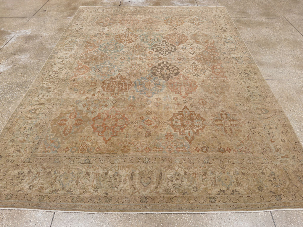 Antique Persian Tabriz Room Size Carpet, No.30840 - Galerie Shabab