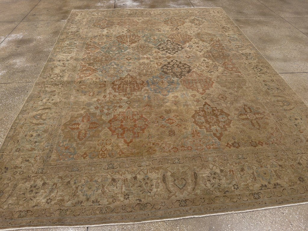 Antique Persian Tabriz Room Size Carpet, No.30840 - Galerie Shabab