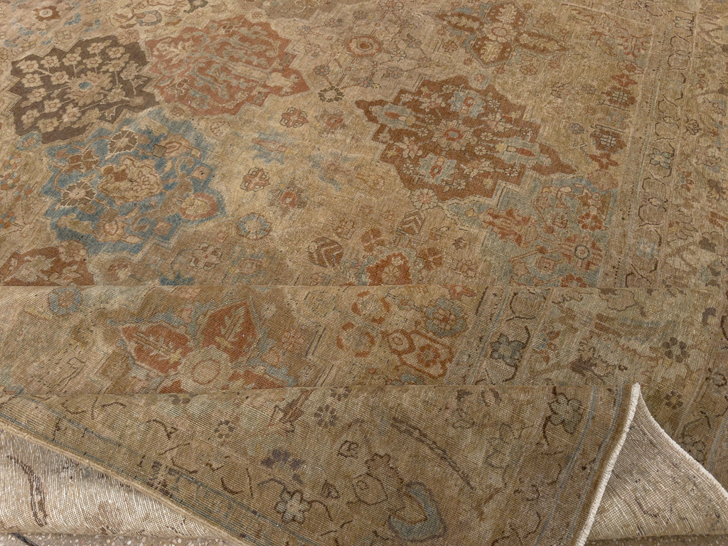 Antique Persian Tabriz Room Size Carpet, No.30840 - Galerie Shabab