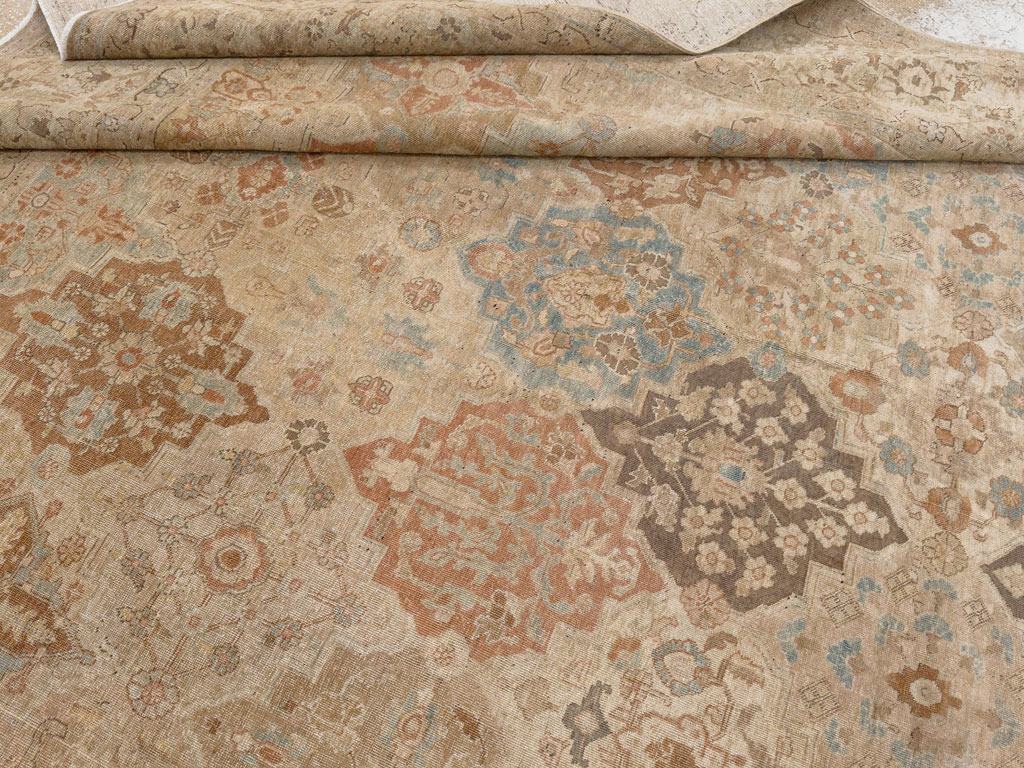 Antique Persian Tabriz Room Size Carpet, No.30840 - Galerie Shabab
