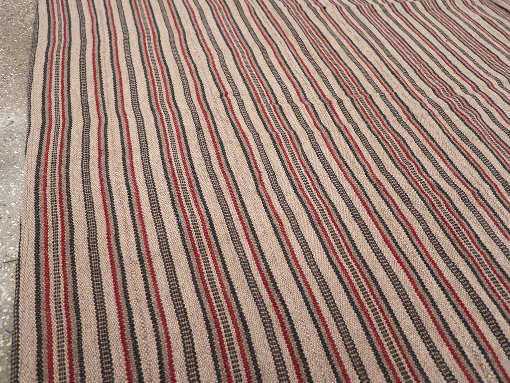 Vintage Persian Flatweave Kilim Room Size Carpet, No.30843 - Galerie Shabab