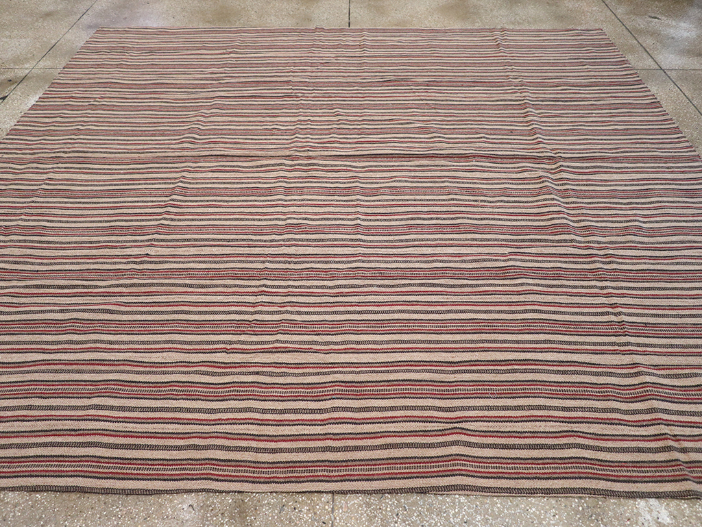 Vintage Persian Flatweave Kilim Room Size Carpet, No.30843 - Galerie Shabab