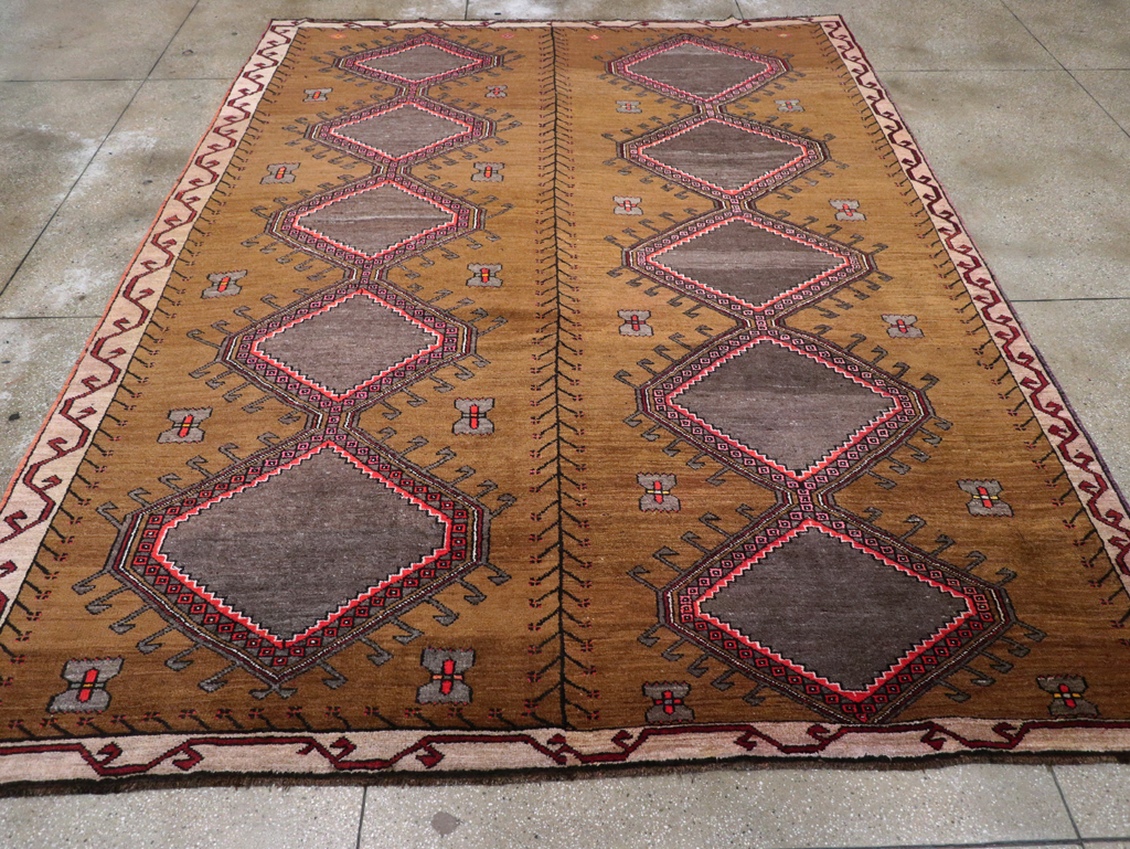 Vintage Turkish Anatolian Tribal Room Size Carpet, No.30851 - Galerie Shabab