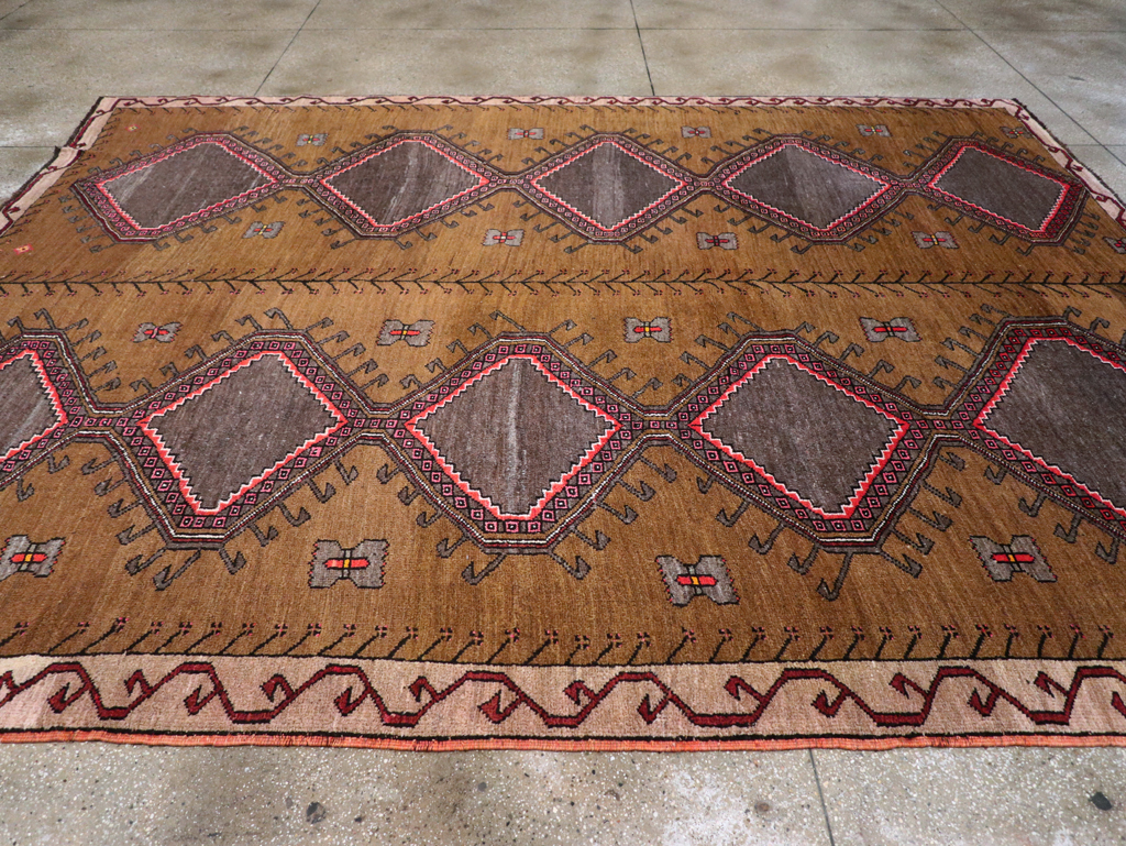 Vintage Turkish Anatolian Tribal Room Size Carpet, No.30851 - Galerie Shabab