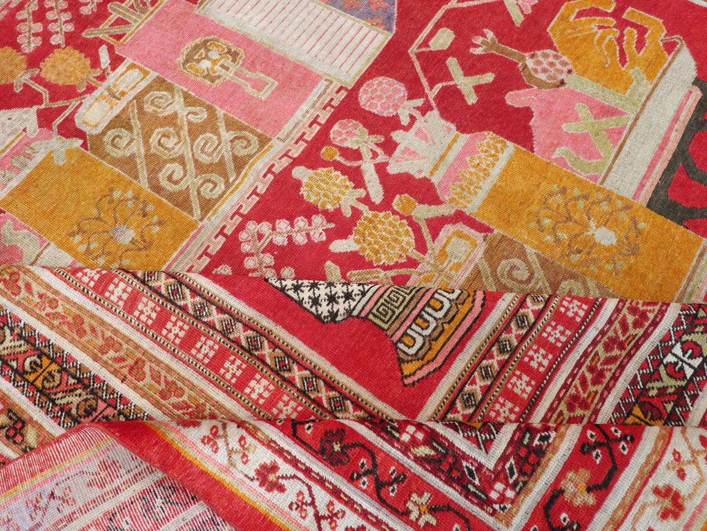 Antique East Turkestan Pictorial Vase Khotan Room Size Carpet, No.30852 - Galerie Shabab