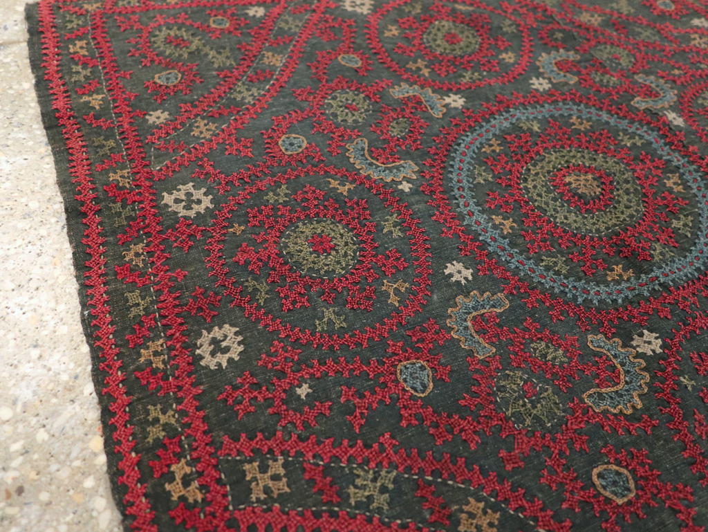 Vintage Central Asian Embroidered Suzani Textile, No.30858 - Galerie Shabab