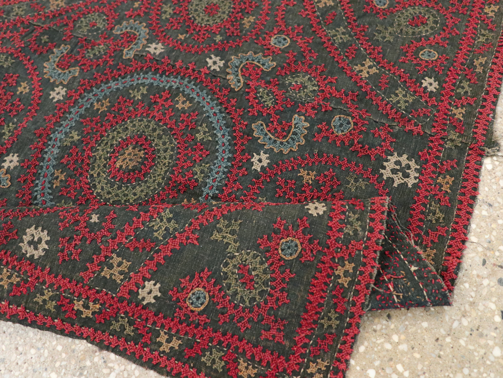 Vintage Central Asian Embroidered Suzani Textile, No.30858 - Galerie Shabab