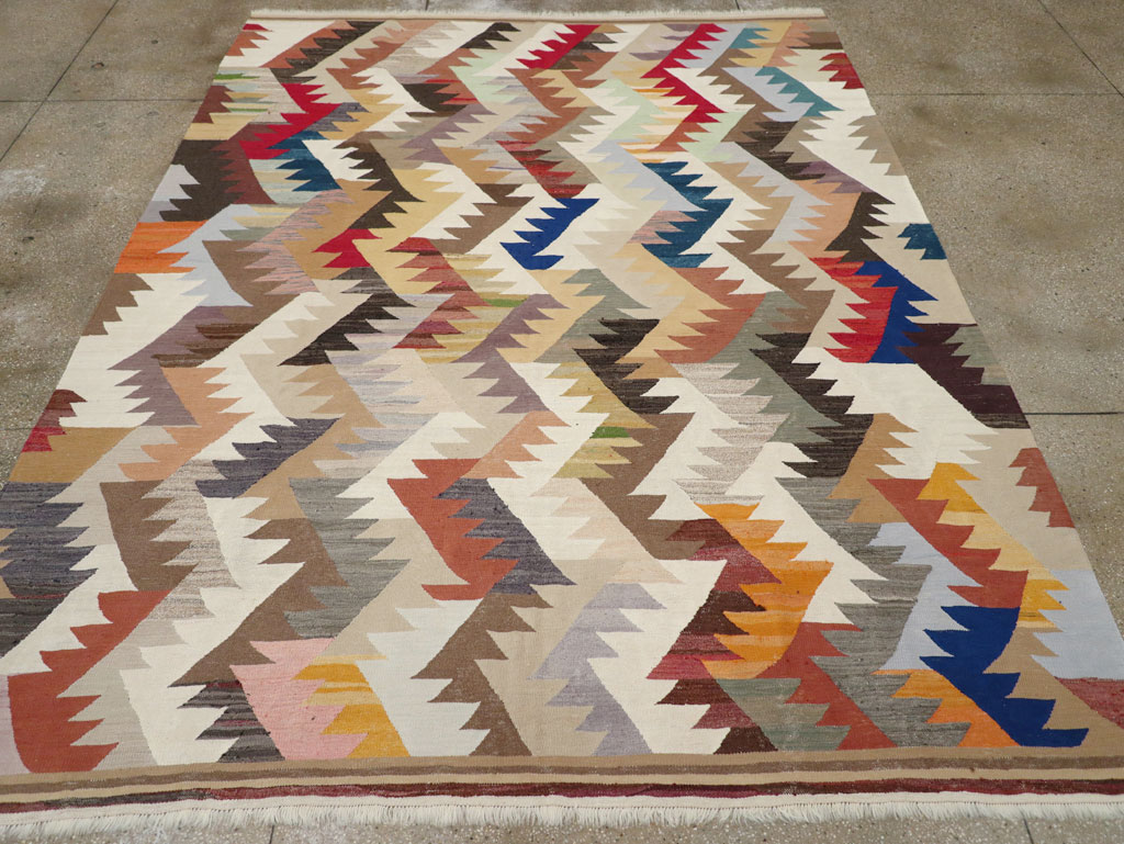 Contemporary Turkish Flatweave Kilim Room Size Carpet, No.30862 - Galerie Shabab