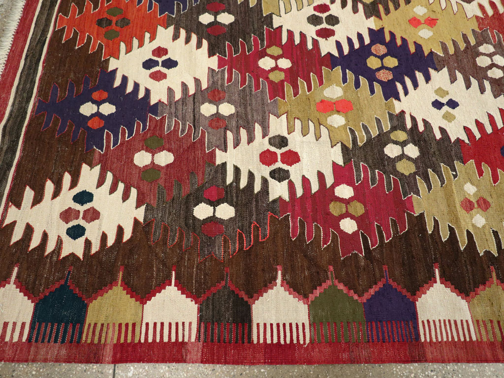 Contemporary Turkish Flatweave Kilim Small Room Size Carpet, No.30864 - Galerie Shabab