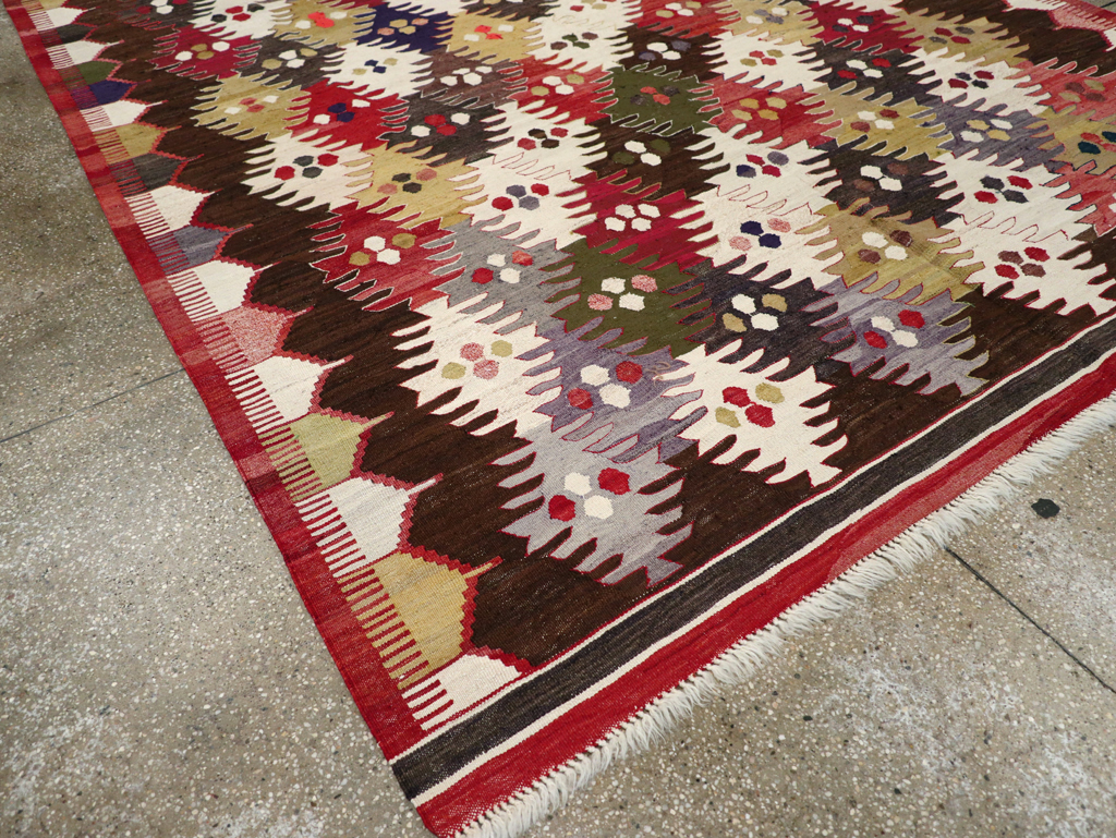 Contemporary Turkish Flatweave Kilim Small Room Size Carpet, No.30864 - Galerie Shabab