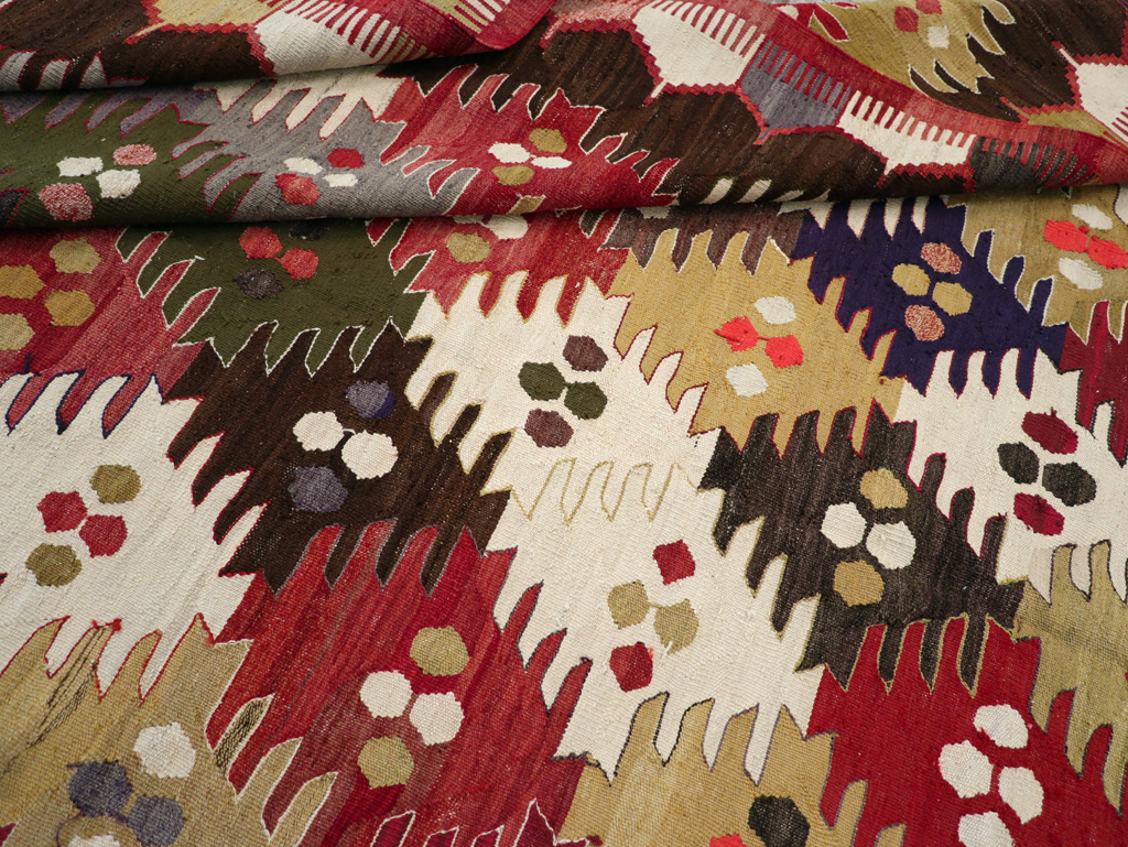 Contemporary Turkish Flatweave Kilim Small Room Size Carpet, No.30864 - Galerie Shabab