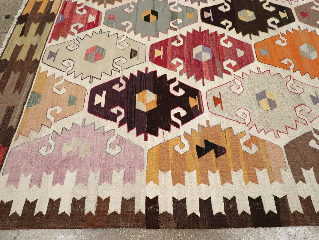 Contemporary Turkish Flatweave Kilim Room Size Carpet, No.30865 - Galerie Shabab