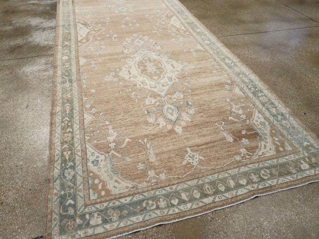 Vintage Persian Malayer Wide Gallery Runner, No.30868 - Galerie Shabab
