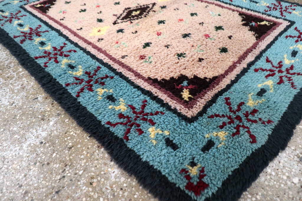 Vintage European Shag Rug, No.30874 - Galerie Shabab
