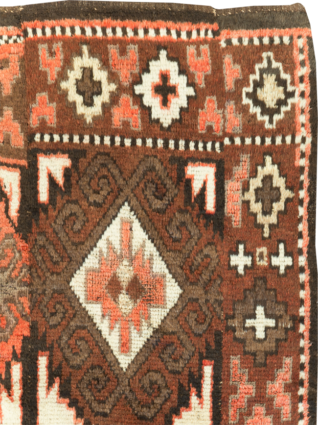 Vintage Central Asian Turkoman Gallery Rug, No.30878 - Galerie Shabab
