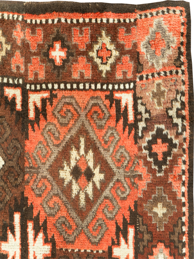 Vintage Central Asian Turkoman Gallery Rug, No.30878 - Galerie Shabab