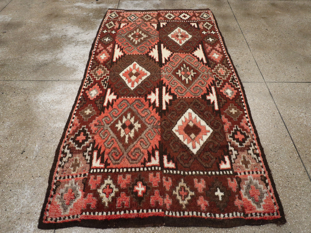 Vintage Central Asian Turkoman Gallery Rug, No.30878 - Galerie Shabab