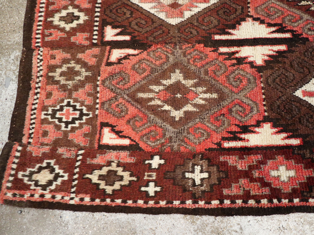 Vintage Central Asian Turkoman Gallery Rug, No.30878 - Galerie Shabab