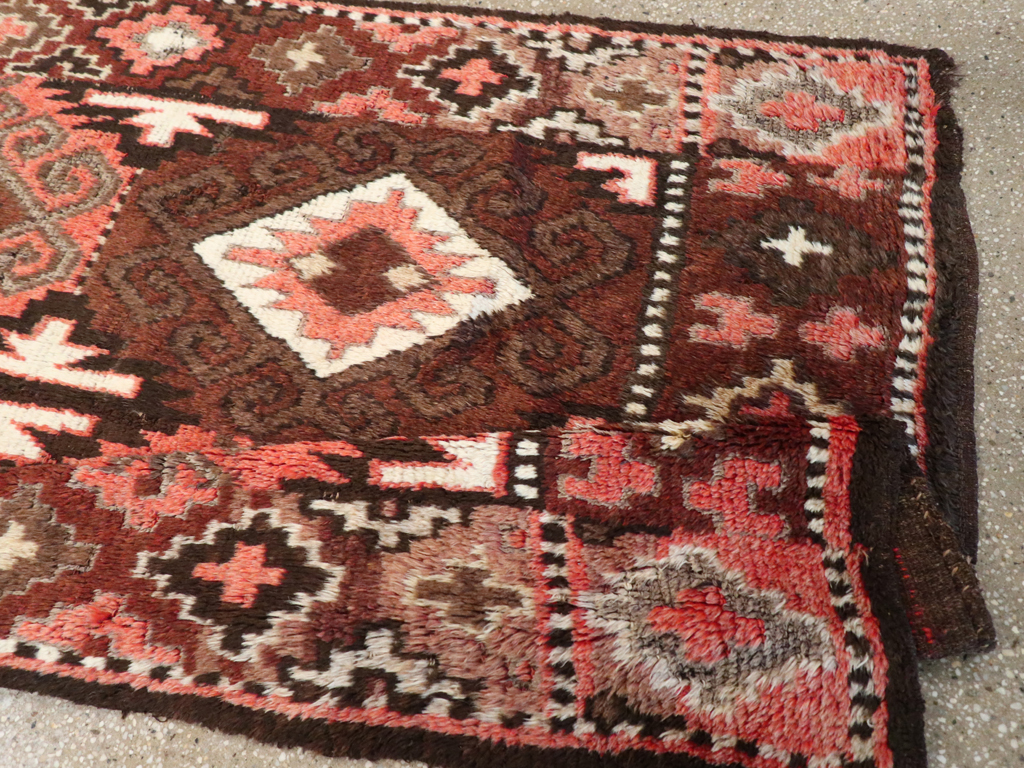 Vintage Central Asian Turkoman Gallery Rug, No.30878 - Galerie Shabab