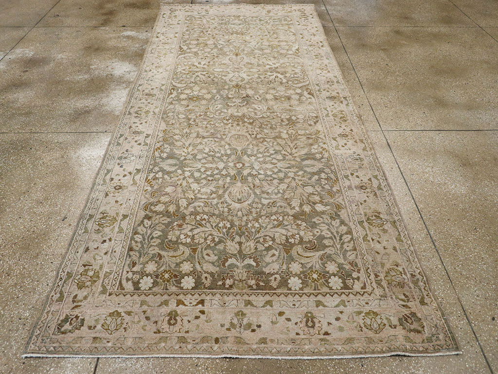 Vintage Persian Malayer Gallery Rug, No.30881 - Galerie Shabab