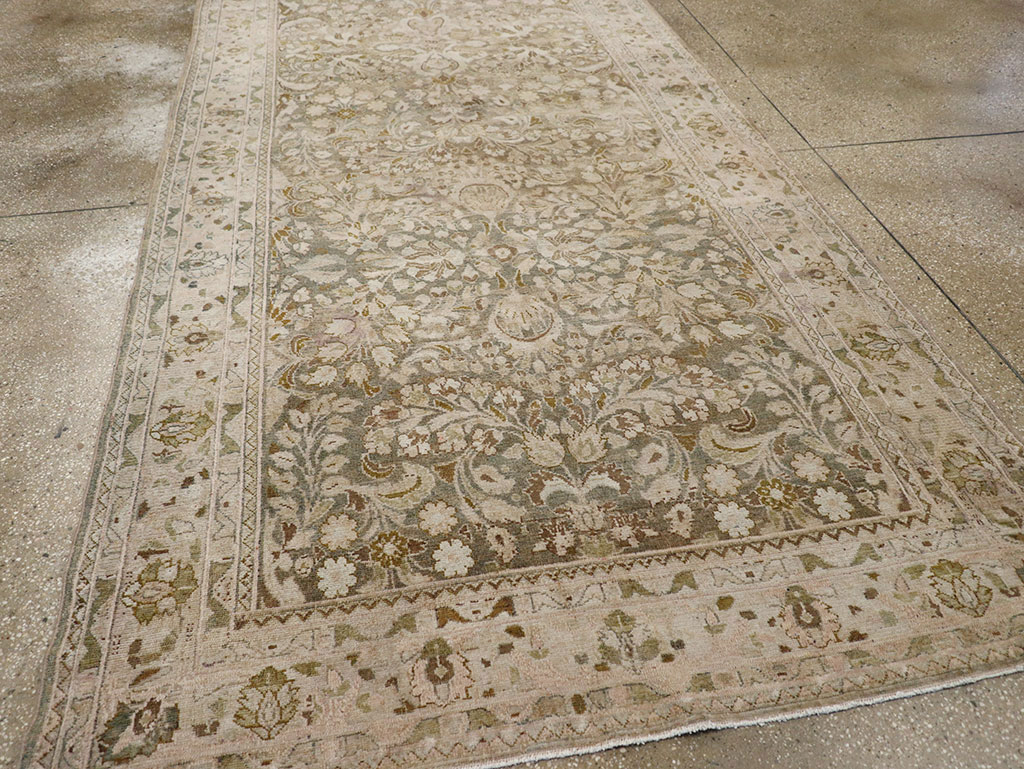 Vintage Persian Malayer Gallery Rug, No.30881 - Galerie Shabab