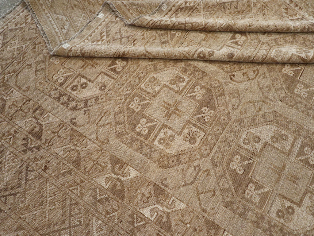 Vintage Central Asian Turkoman Tribal Room Size Carpet, No.30883 - Galerie Shabab