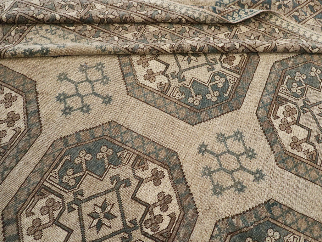 Vintage Central Asian Turkoman Small Room Size Tribal Carpet, No.30884 - Galerie Shabab