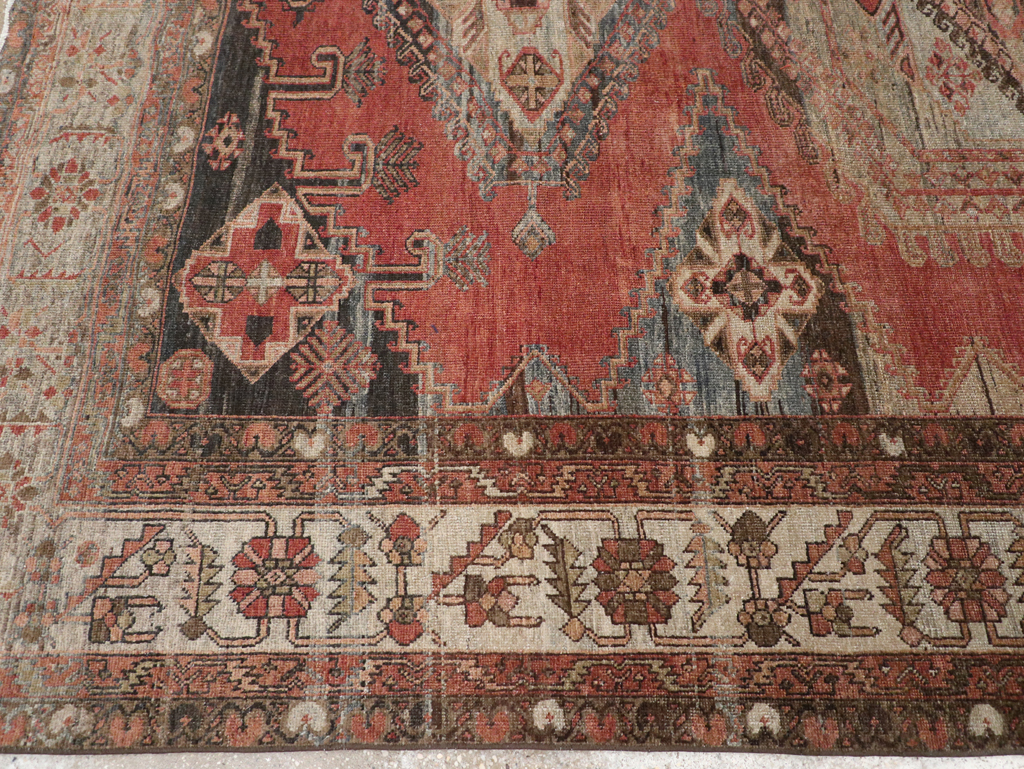 Antique Persian Veece Room Size Carpet, No.30906 - Galerie Shabab