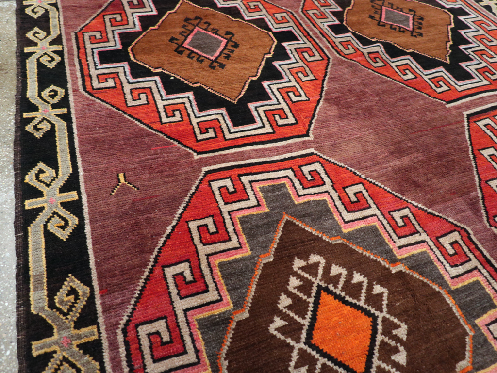 Vintage Turkish Anatolian Tribal Room Size Carpet, No.30907 - Galerie Shabab