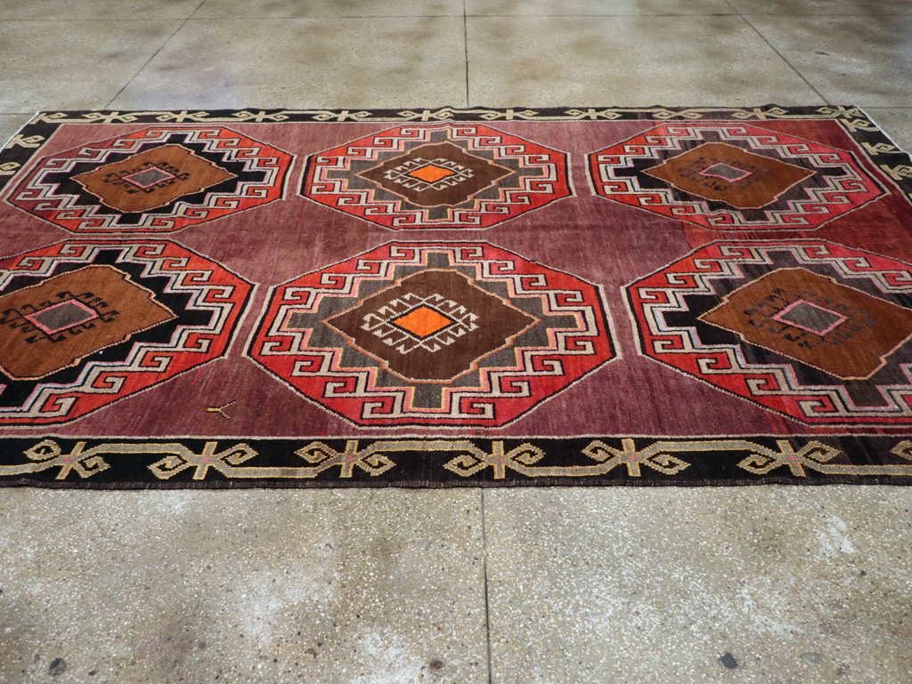 Vintage Turkish Anatolian Tribal Room Size Carpet, No.30907 - Galerie Shabab