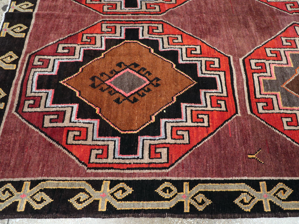 Vintage Turkish Anatolian Tribal Room Size Carpet, No.30907 - Galerie Shabab