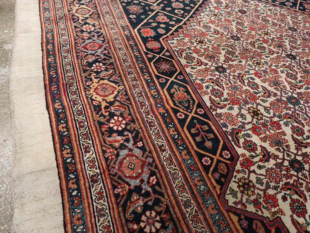 Antique Persian Bidjar Accent Carpet, No.30911 - Galerie Shabab