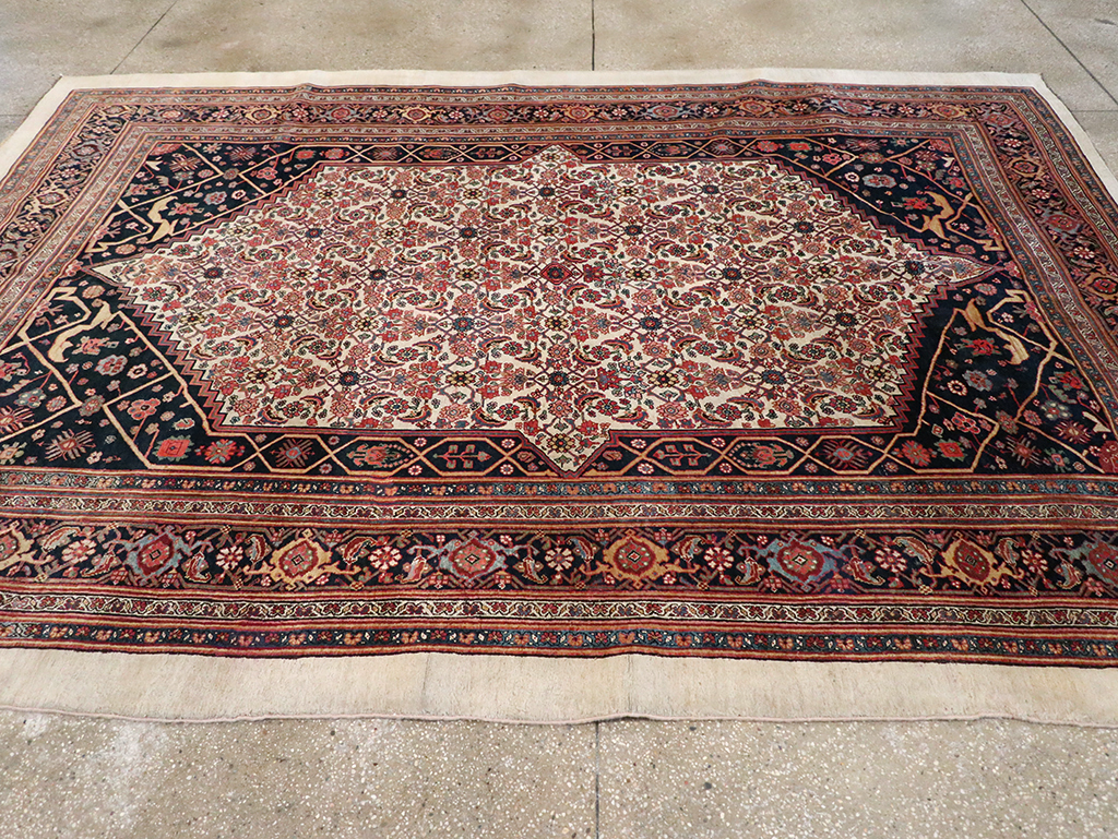 Antique Persian Bidjar Accent Carpet, No.30911 - Galerie Shabab