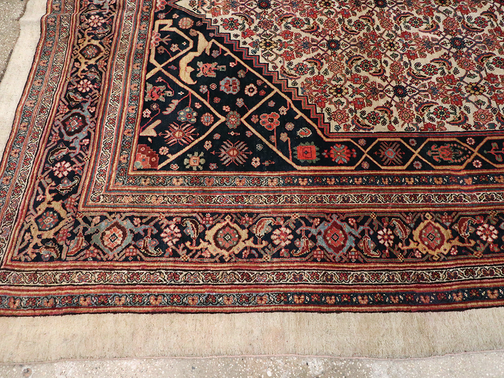 Antique Persian Bidjar Accent Carpet, No.30911 - Galerie Shabab