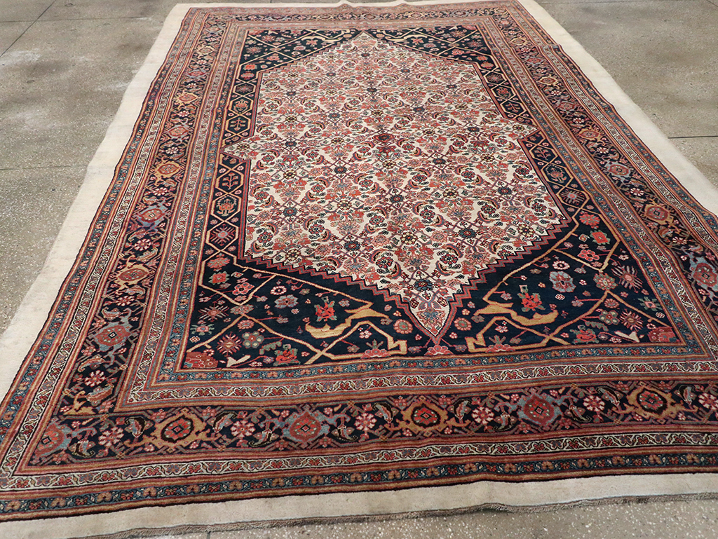 Antique Persian Bidjar Accent Carpet, No.30911 - Galerie Shabab
