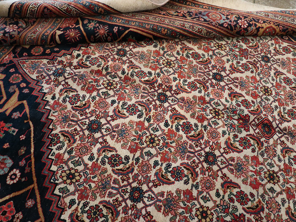 Antique Persian Bidjar Accent Carpet, No.30911 - Galerie Shabab