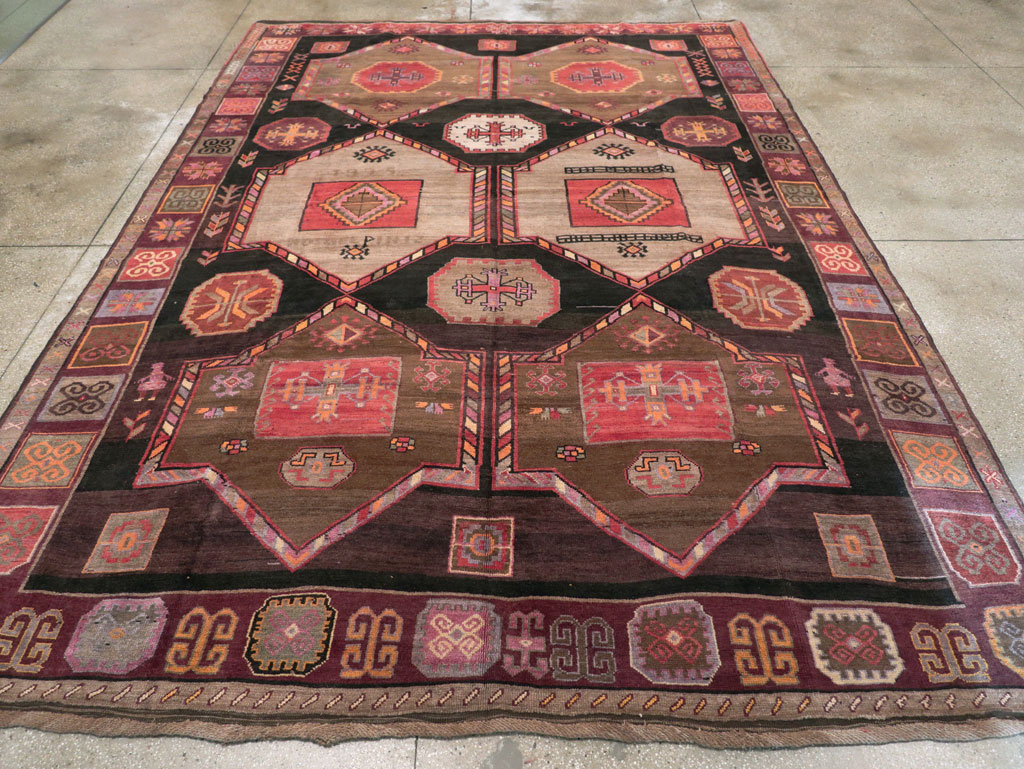 Vintage Turkish Anatolian Tribal Room Size Carpet, No.30914 - Galerie Shabab